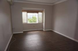 3 Bedrooms 2 Bathrooms, Apartment for Rent in Kingston 8