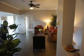 3 Bedrooms 2 Bathrooms, Apartment for Rent in Kingston 8