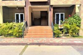 3 Bedrooms 4 Bathrooms, Apartment for Rent in Kingston 6