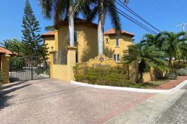 3 Bedrooms 4 Bathrooms, Apartment for Rent in Montego Bay