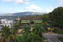 3 Bedrooms 3 Bathrooms, Apartment for Rent in Kingston 6