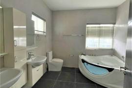 2 Bedrooms 3 Bathrooms, Apartment for Rent in Kingston 8