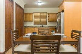 2 Bedrooms 3 Bathrooms, Apartment for Rent in Kingston 8