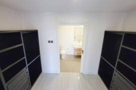 2 Bedrooms 2 Bathrooms, Apartment for Rent in Kingston 8