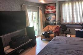 3 Bedrooms 3 Bathrooms, Apartment for Rent in Half Moon