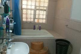 3 Bedrooms 3 Bathrooms, Apartment for Rent in Half Moon