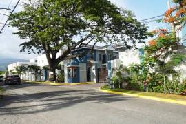 3 Bedrooms 3 Bathrooms, Apartment for Rent in Kingston 6