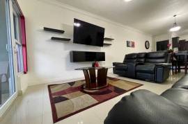 2 Bedrooms 3 Bathrooms, Apartment for Rent in Kingston 8