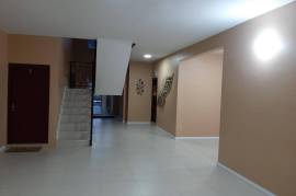 3 Bedrooms 2 Bathrooms, Apartment for Rent in Kingston 19