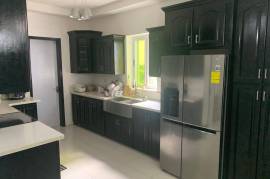 3 Bedrooms 3 Bathrooms, Apartment for Rent in Kingston 19