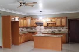 2 Bedrooms 3 Bathrooms, Apartment for Rent in Kingston 6