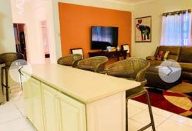 2 Bedrooms 3 Bathrooms, Apartment for Rent in Kingston 8