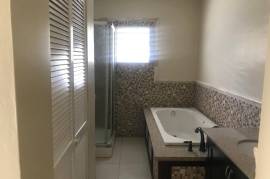 2 Bedrooms 2 Bathrooms, Apartment for Rent in Kingston 8