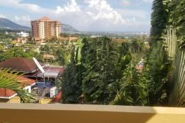 3 Bedrooms 3 Bathrooms, Apartment for Rent in Kingston 8