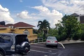 3 Bedrooms 3 Bathrooms, Apartment for Rent in Kingston 8