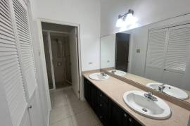 2 Bedrooms 2 Bathrooms, Apartment for Rent in Kingston 8