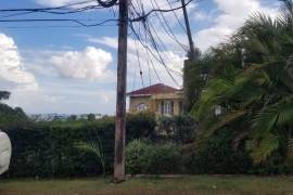 3 Bedrooms 3 Bathrooms, Apartment for Rent in Kingston 8