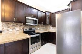 2 Bedrooms 2 Bathrooms, Apartment for Rent in Kingston 8