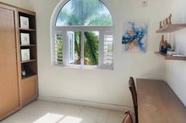 2 Bedrooms 2 Bathrooms, Apartment for Rent in Kingston 6