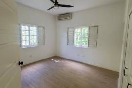 2 Bedrooms 2 Bathrooms, Apartment for Rent in Kingston 8