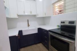 2 Bedrooms 2 Bathrooms, Apartment for Rent in Kingston 8