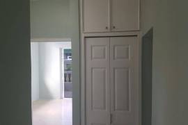 3 Bedrooms 2 Bathrooms, Apartment for Rent in Kingston 20