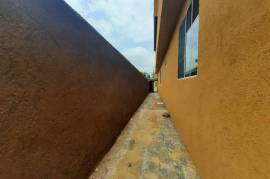 2 Bedrooms 1 Bathrooms, Apartment for Rent in Spanish Town