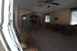 2 Bedrooms 1 Bathrooms, Apartment for Rent in Spanish Town