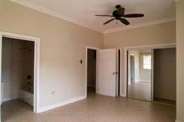 16 Bedrooms 24 Bathrooms, Townhouse for Sale in Runaway Bay