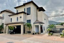 4 Bedrooms 6 Bathrooms, Townhouse for Sale in Kingston 6