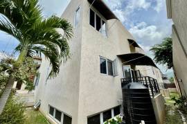 4 Bedrooms 6 Bathrooms, Townhouse for Sale in Kingston 6