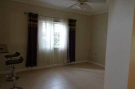 3 Bedrooms 4 Bathrooms, Townhouse for Sale in Kingston 8