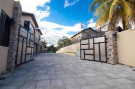 4 Bedrooms 5 Bathrooms, Townhouse for Sale in Kingston 8