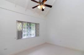 3 Bedrooms 4 Bathrooms, Townhouse for Sale in Kingston 6