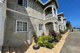 9 Bedrooms 11 Bathrooms, Townhouse for Sale in Tower Isle