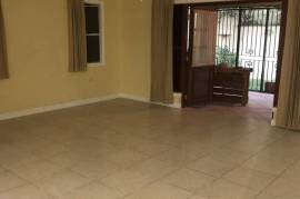 3 Bedrooms 4 Bathrooms, Townhouse for Sale in Kingston 6