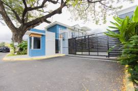 4 Bedrooms 5 Bathrooms, Townhouse for Sale in Kingston 6