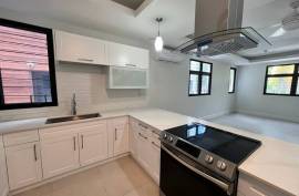 4 Bedrooms 4 Bathrooms, Townhouse for Sale in Kingston 6