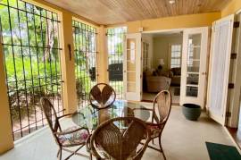 3 Bedrooms 4 Bathrooms, Townhouse for Sale in Kingston 8