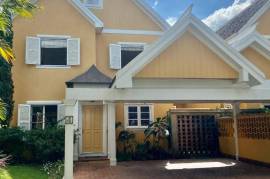3 Bedrooms 4 Bathrooms, Townhouse for Sale in Kingston 8