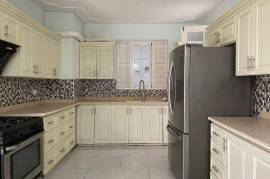 4 Bedrooms 5 Bathrooms, Townhouse for Sale in Kingston 6