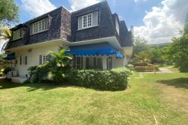 3 Bedrooms 3 Bathrooms, Townhouse for Sale in Kingston 6