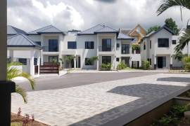 3 Bedrooms 5 Bathrooms, Townhouse for Sale in Kingston 8