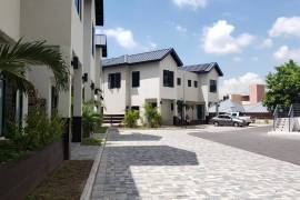 3 Bedrooms 5 Bathrooms, Townhouse for Sale in Kingston 8