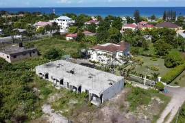 8 Bedrooms 12 Bathrooms, Townhouse for Sale in Runaway Bay