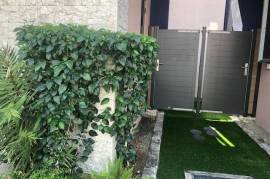 3 Bedrooms 4 Bathrooms, Townhouse for Sale in Kingston 6