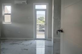 3 Bedrooms 5 Bathrooms, Townhouse for Sale in Kingston 6