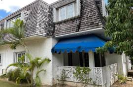 3 Bedrooms 3 Bathrooms, Townhouse for Sale in Kingston 6