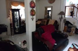 4 Bedrooms 3 Bathrooms, Townhouse for Sale in Kingston 8