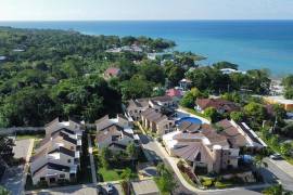 3 Bedrooms 4 Bathrooms, Townhouse for Sale in Negril